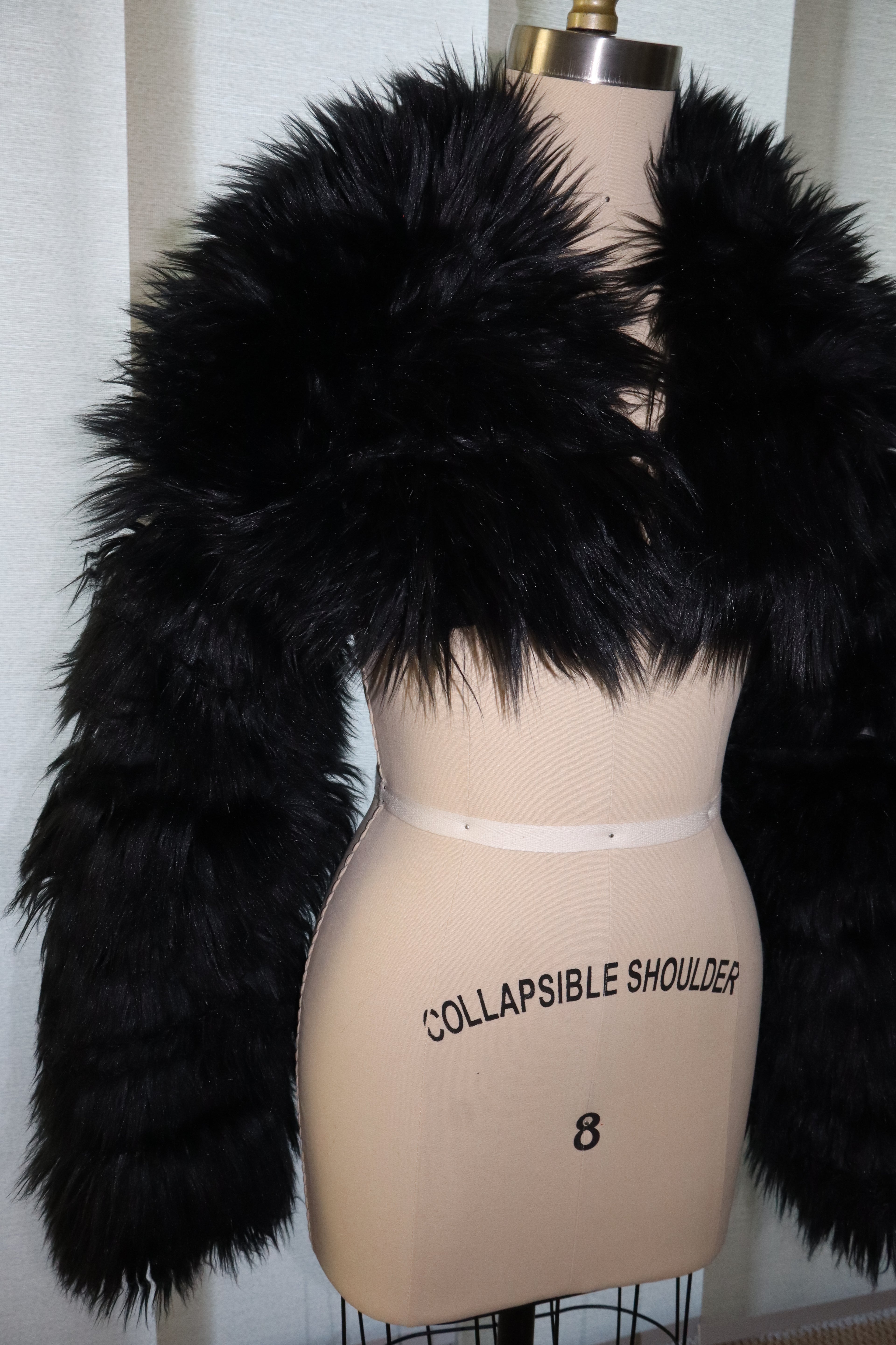 Faux Fur Cropped Jacket In Black