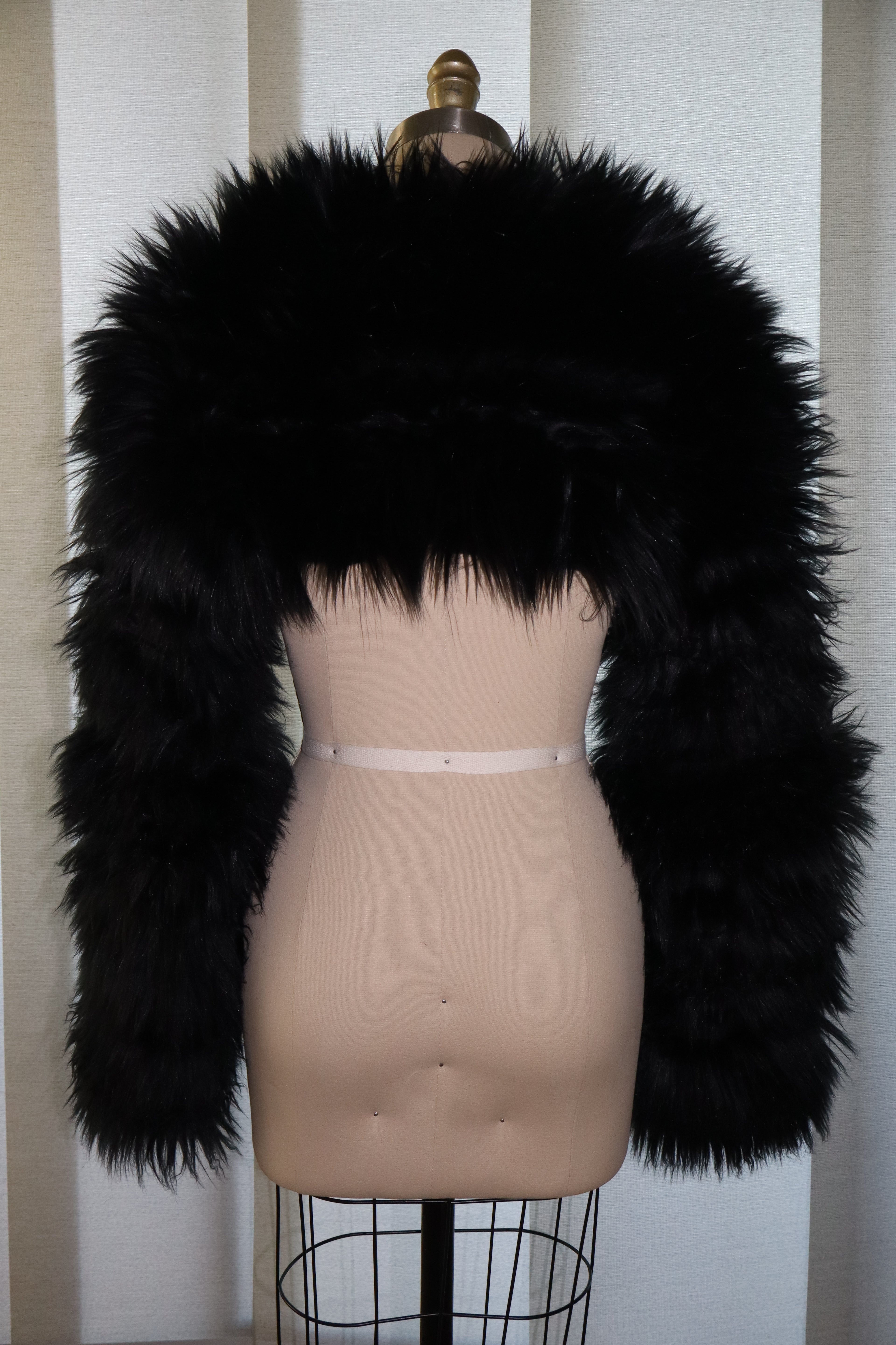 Faux Fur Cropped Jacket In Black