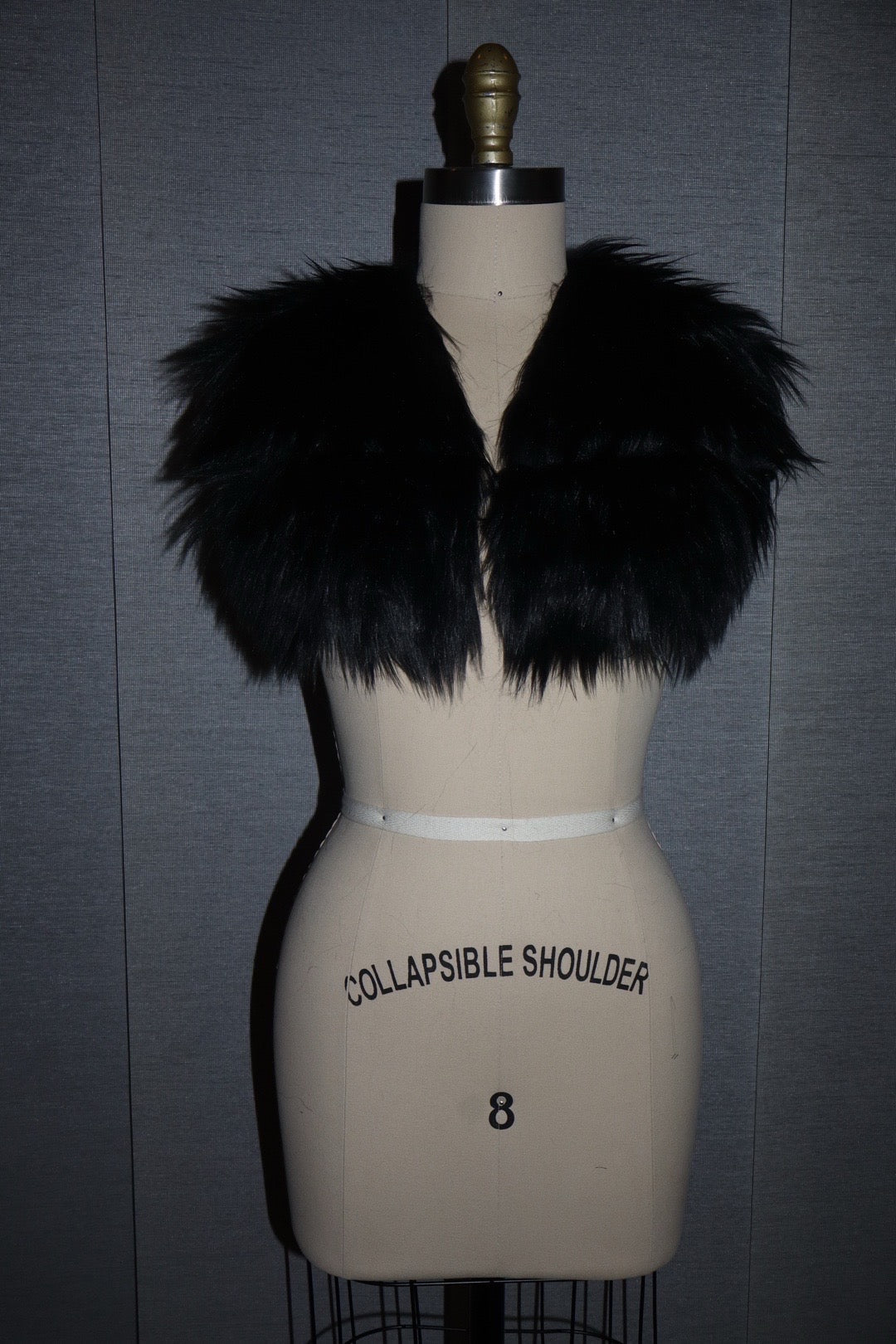 Faux Fur Cropped Vest In Black