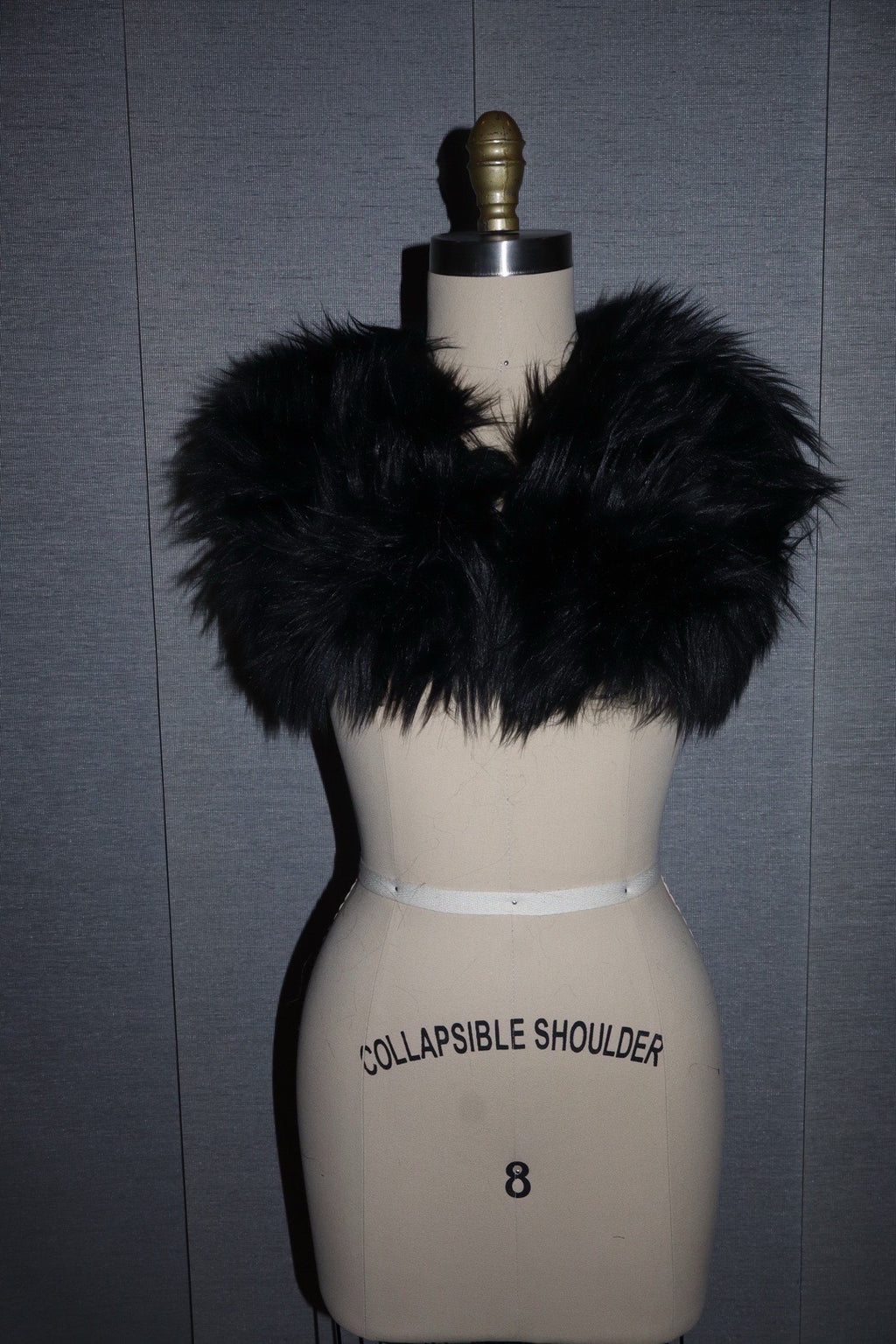 Faux Fur Cropped Vest In Black