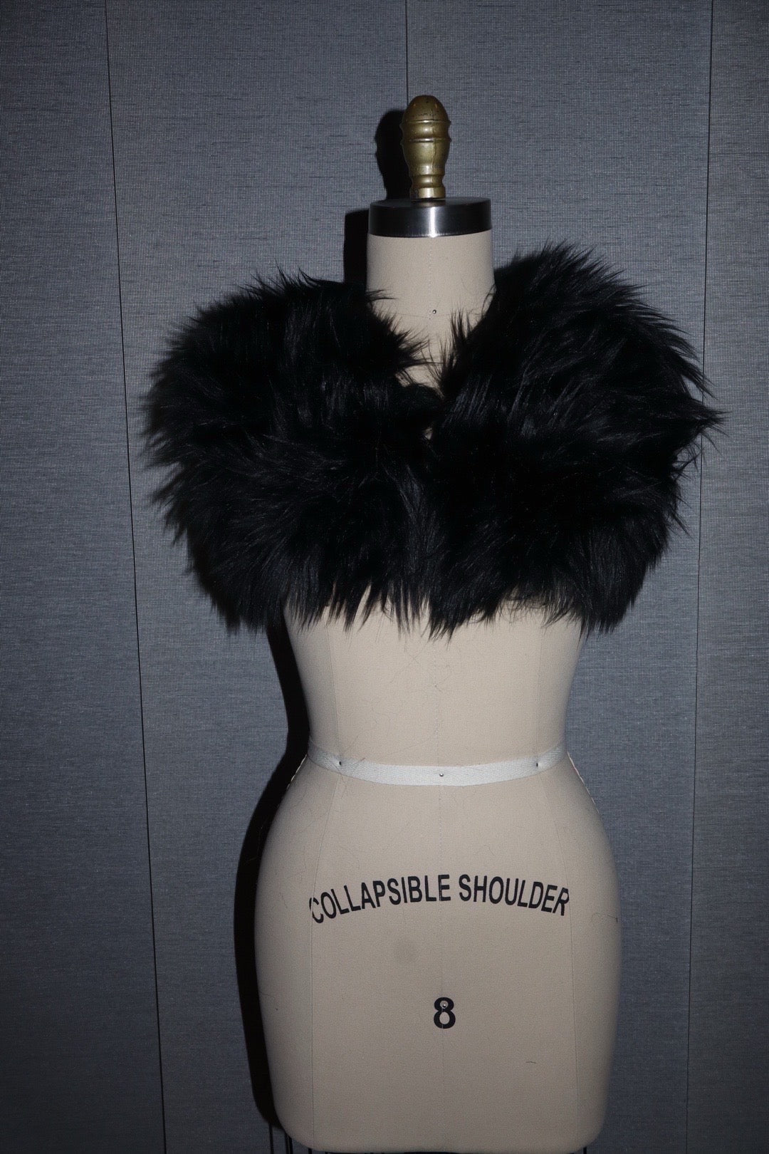 Faux Fur Cropped Vest In Black